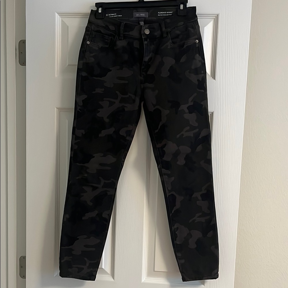 DL1961 Camouflage Florence Skinny Jean Size 26